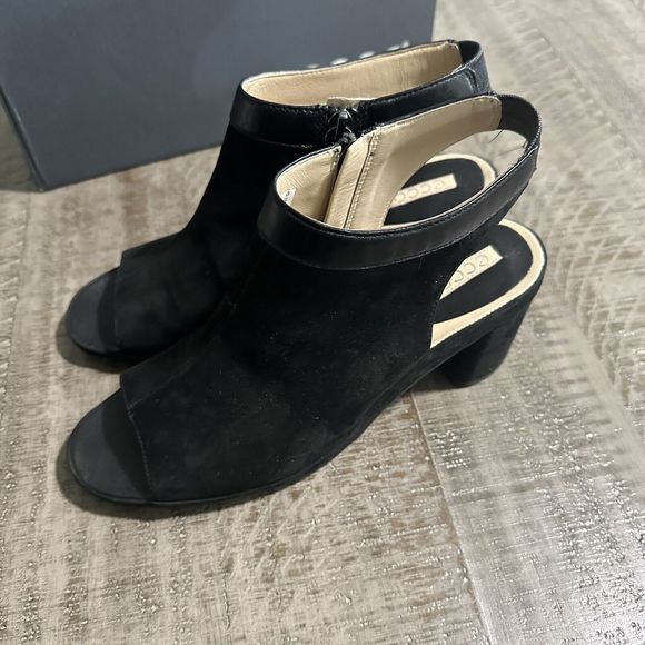 Ecco Women’s Heels Size 9-9.5 Black Suede - Picture 4 of 6